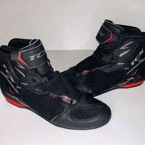 TCX R04D Motorcycle Shoes Men’s Size 10 Air Black Red City Touring Urban Boots